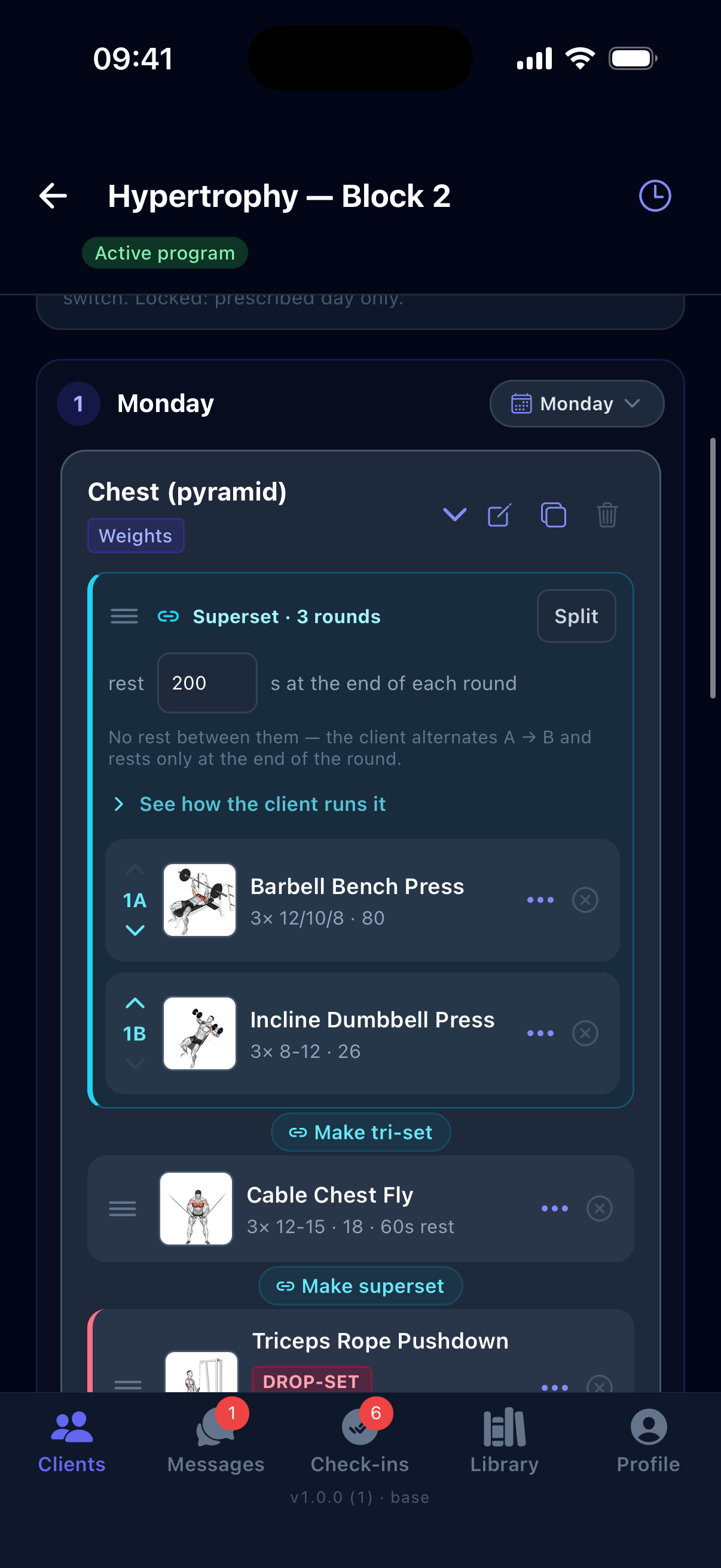 Real Rep² coach app screen: the program editor with a chest day — a superset of barbell bench press and incline dumbbell press, a cable fly and a drop-set triceps pushdown, each with sets, reps, weight and rest.